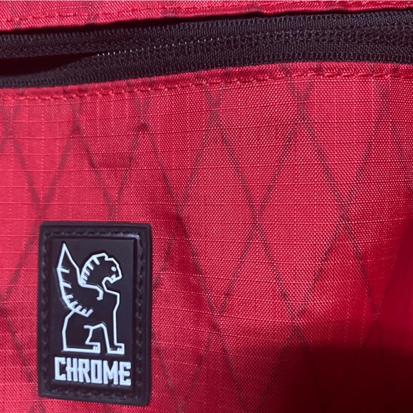 Chrome industries red X Kadet sling - Picture 2 of 4